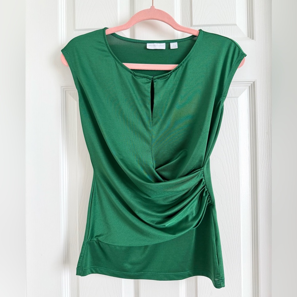 New York and Company Emerald Green Rouched Short Sleeve Top | Size XS